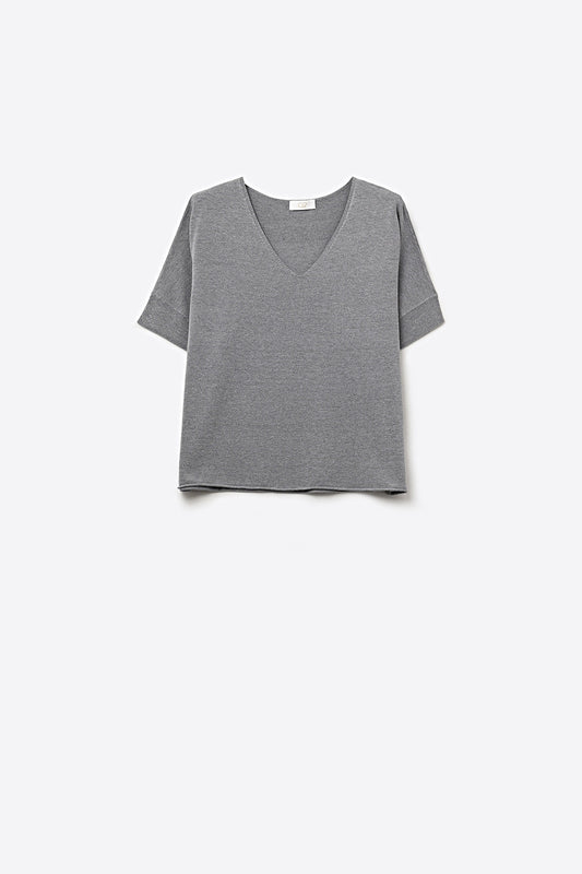 Pull en maille gris à manches courtes et col en V décontracté