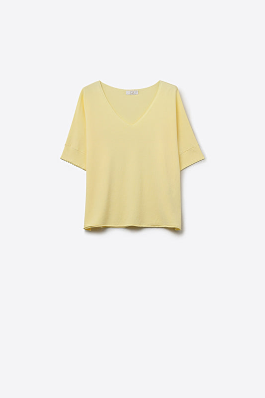 pull jaune beurre à col en V coupe décontractée manches courtes