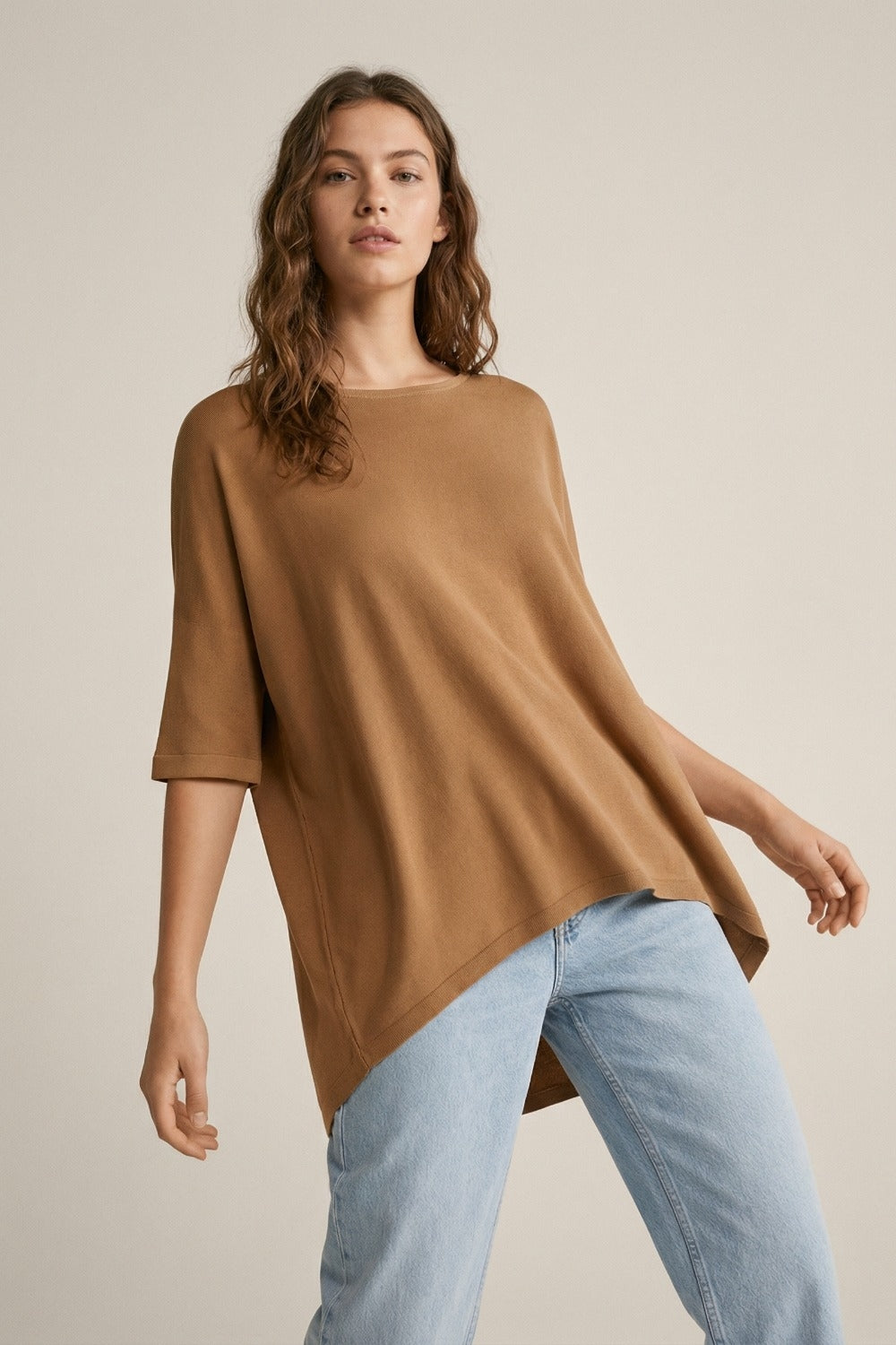 Pull oversize en camel avec manches coudées