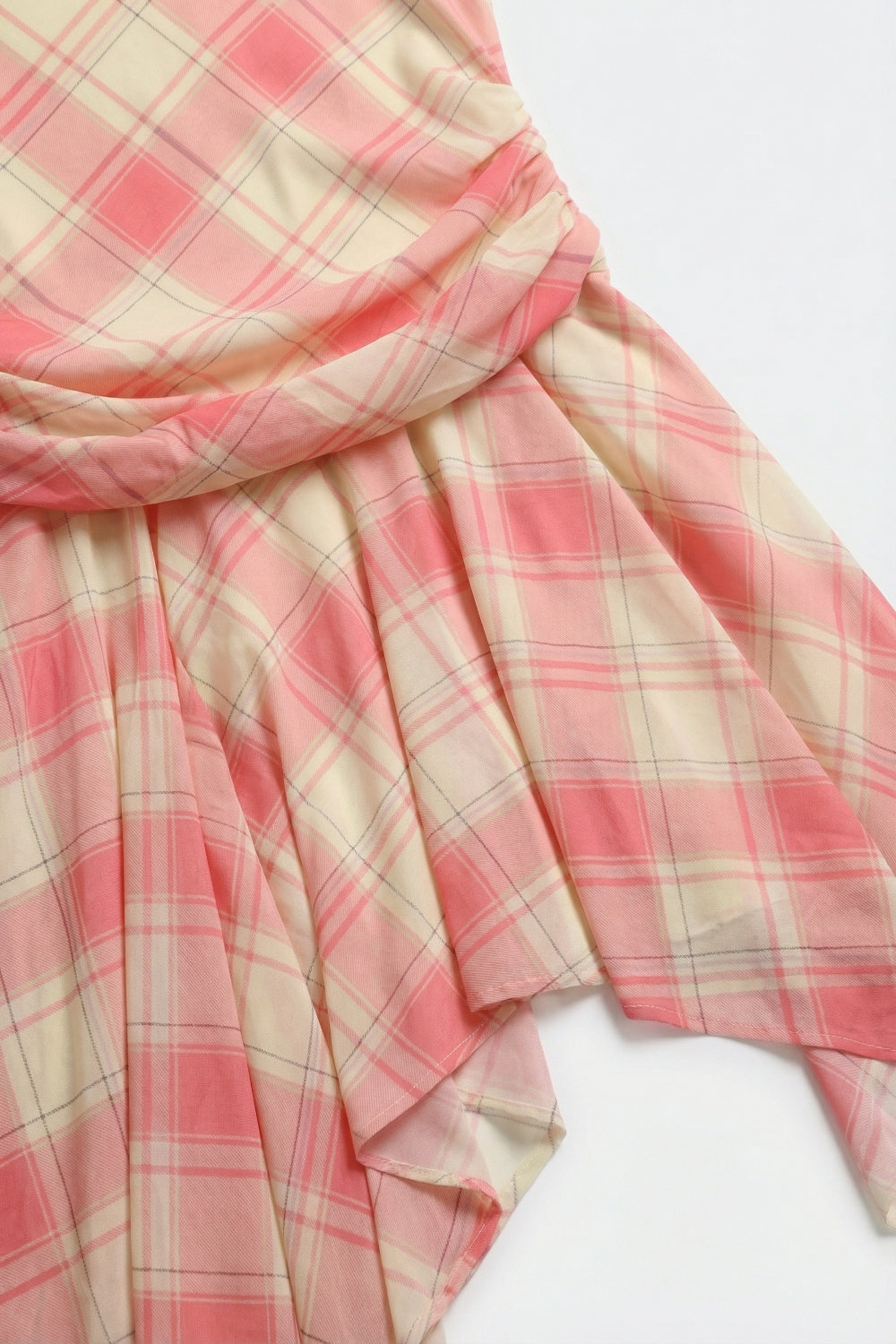 Robe asymétrique à manches longues en tissu maillé à carreaux en rose