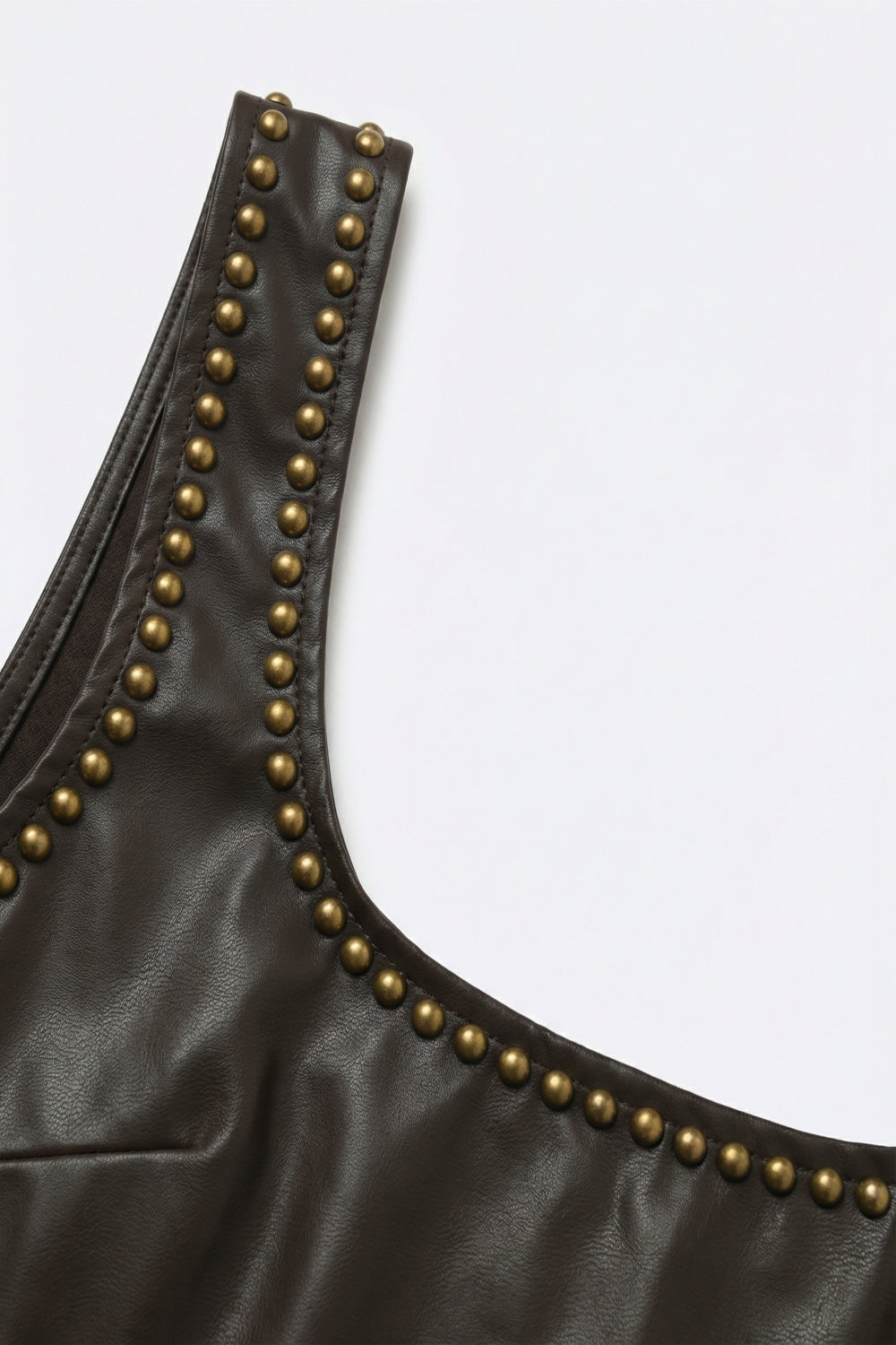 Body en simili-cuir marron avec clous