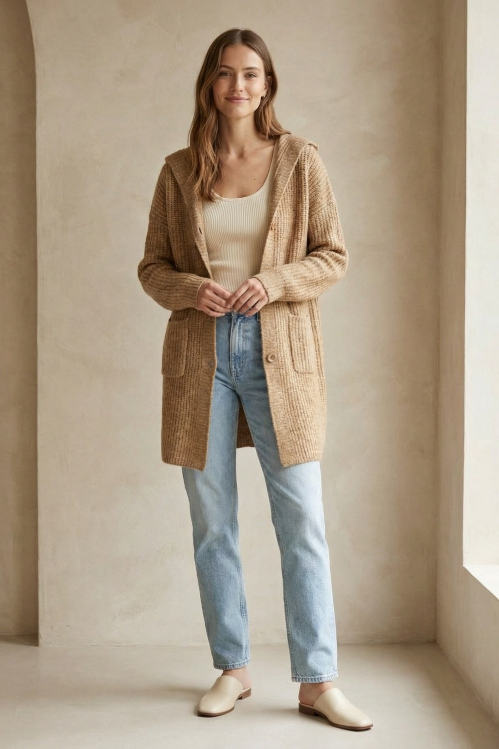 Long cardigan côtelé avec poches et capuche en camel