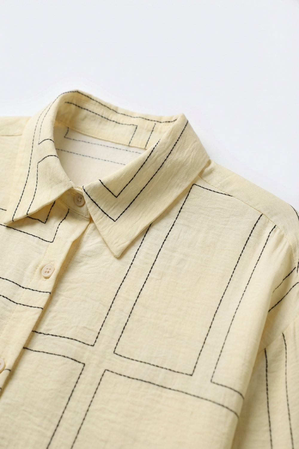 Chemise boutonnée à motif géométrique beige