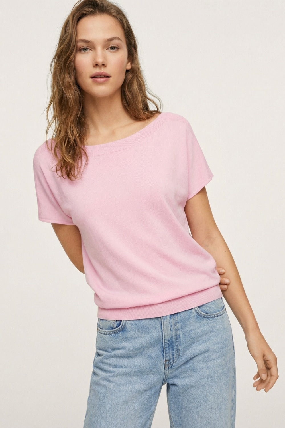 Pull décontracté à col bateau et manches tombantes en rose bébé