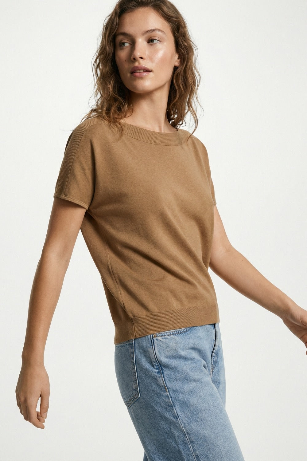Pull décontracté à col bateau camel et manches tombantes