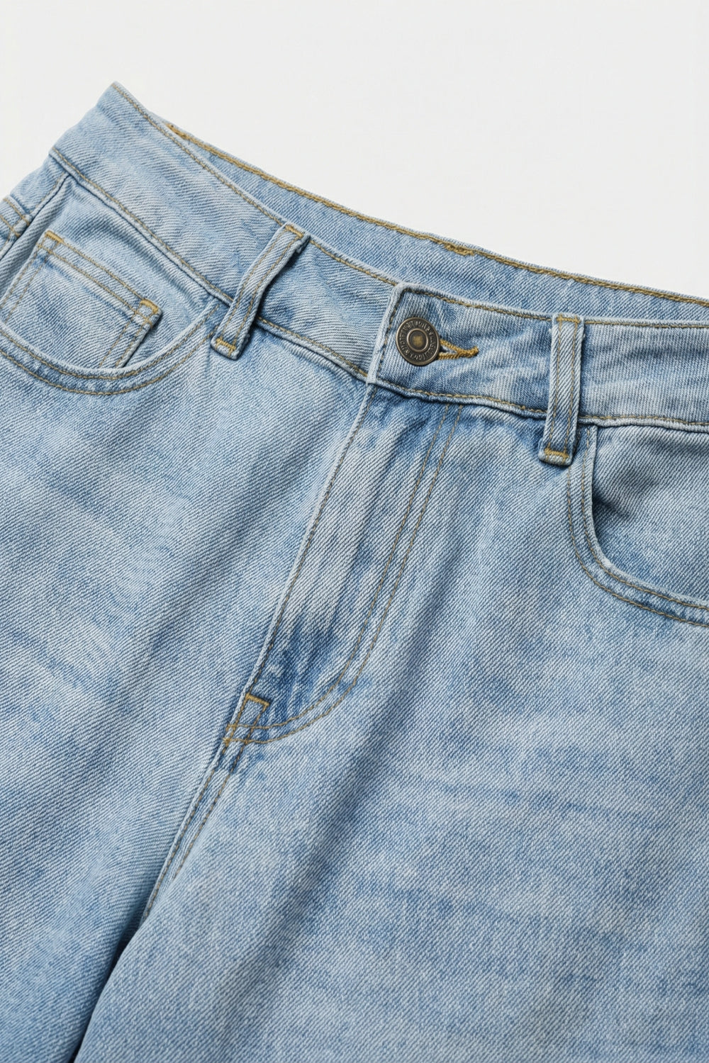 Denim à jambes larges et taille haute en délavé bleu clair