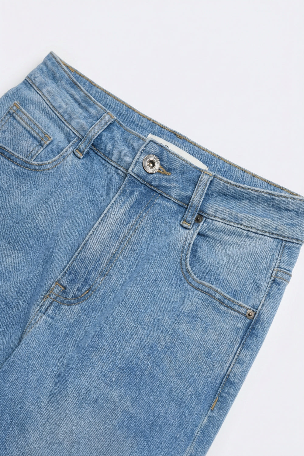 Jean en denim bleu clair à jambes larges et longueur cheville