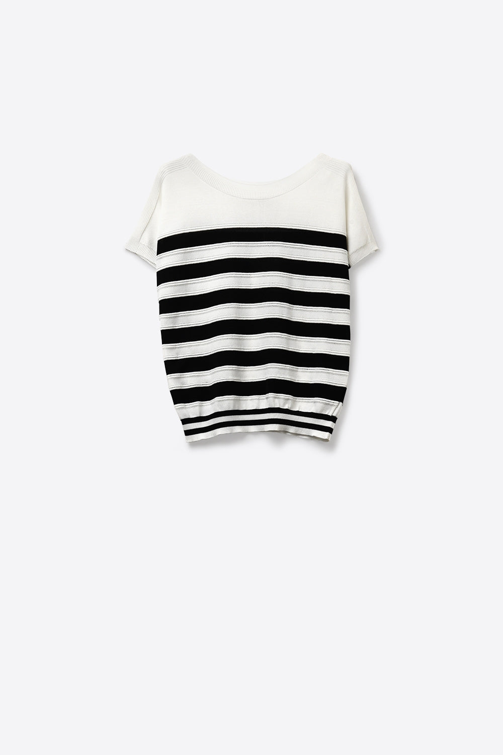 Pull en maille rayée blanc et noir à encolure bateau
