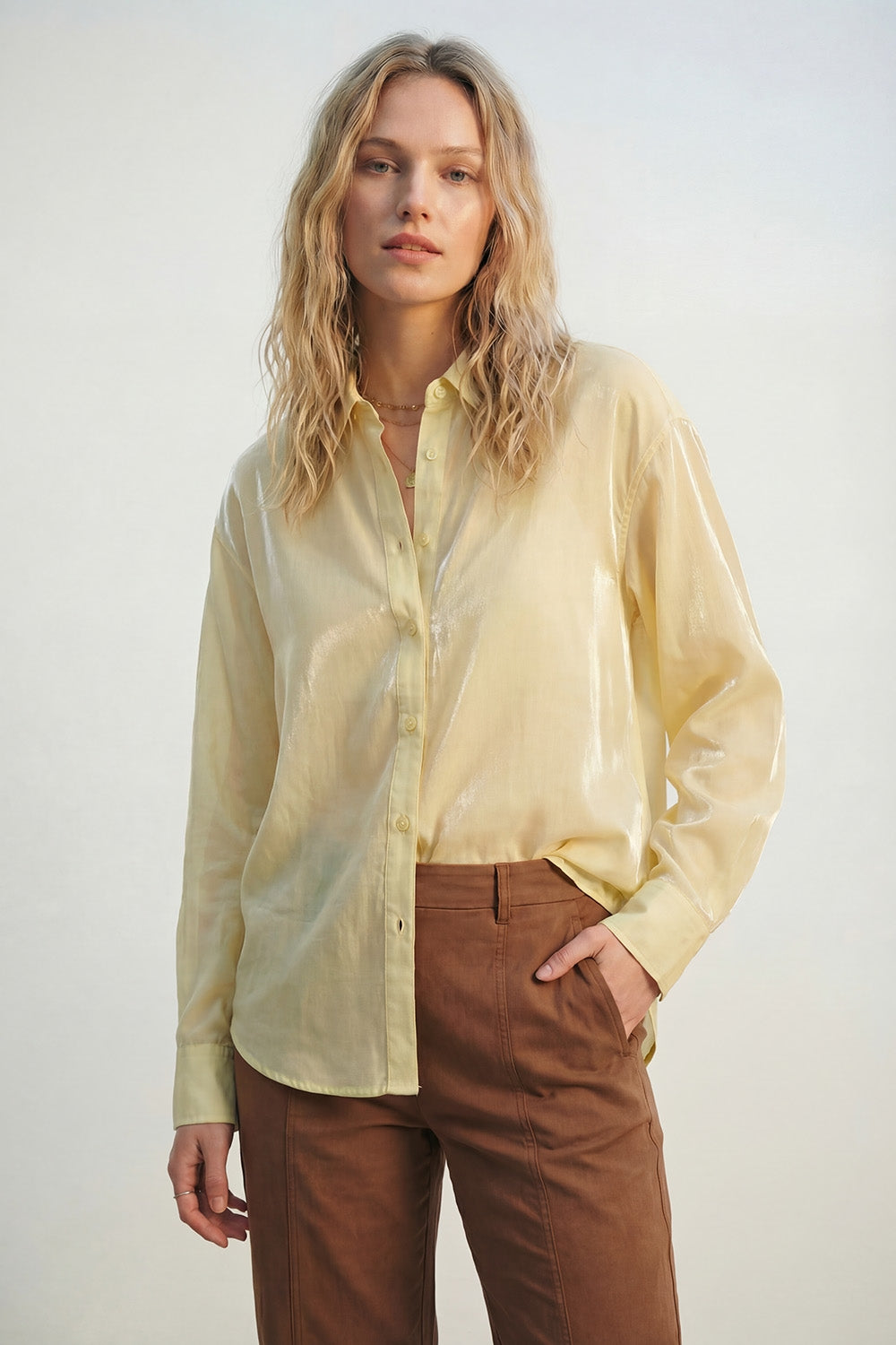 Chemise en satin brillant jaune Chemise boutonnée à coupe décontractée