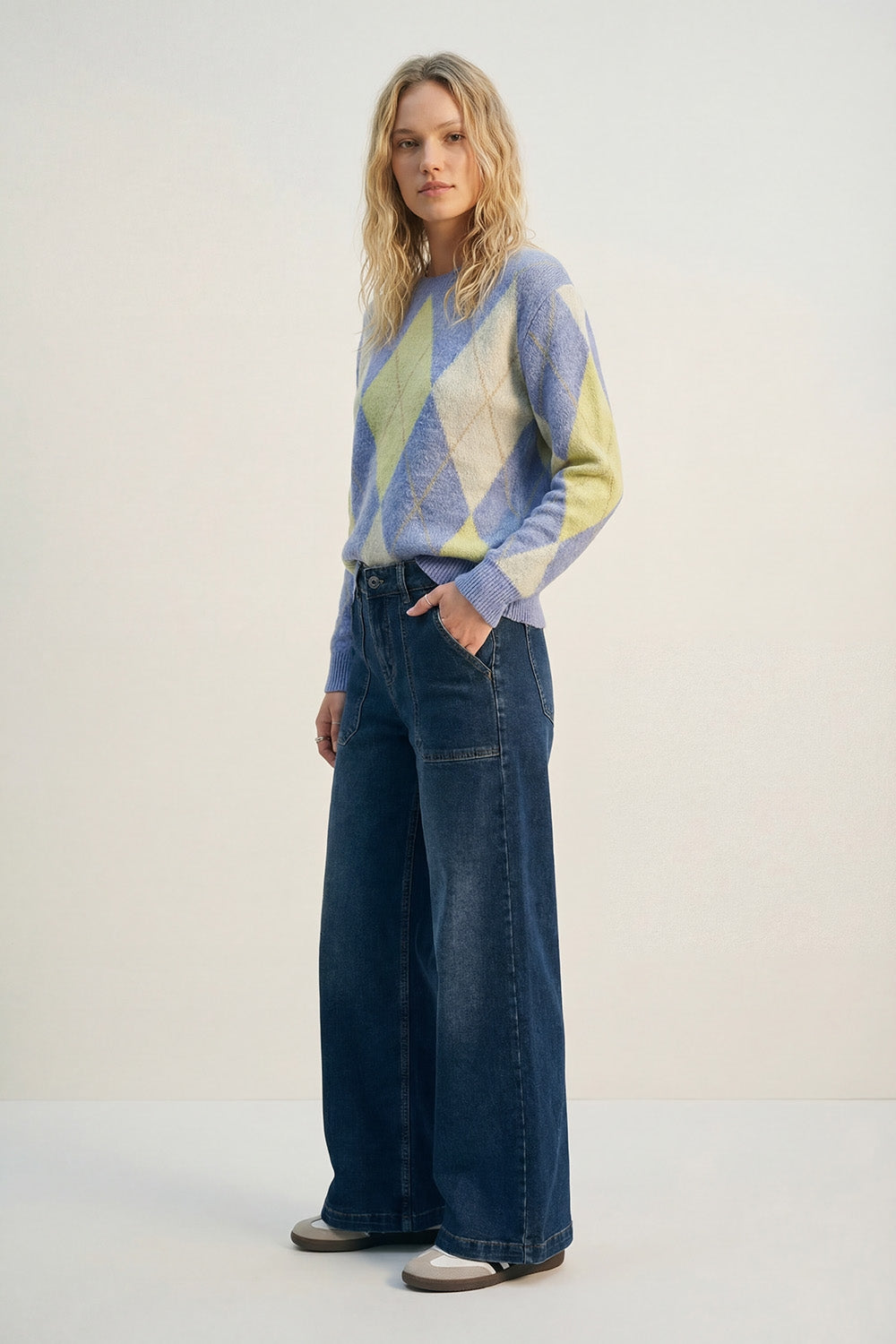 Jeans en denim à jambes larges avec poches plaquées utilitaires