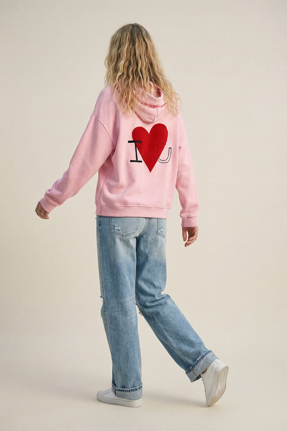 Sweat à capuche super-doux rose bébé avec motif de cœur bouclé