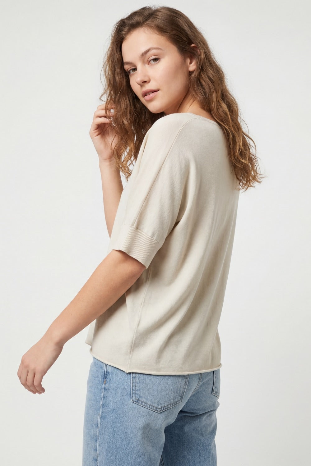 Pull à manches courtes décontracté à col en V en beige