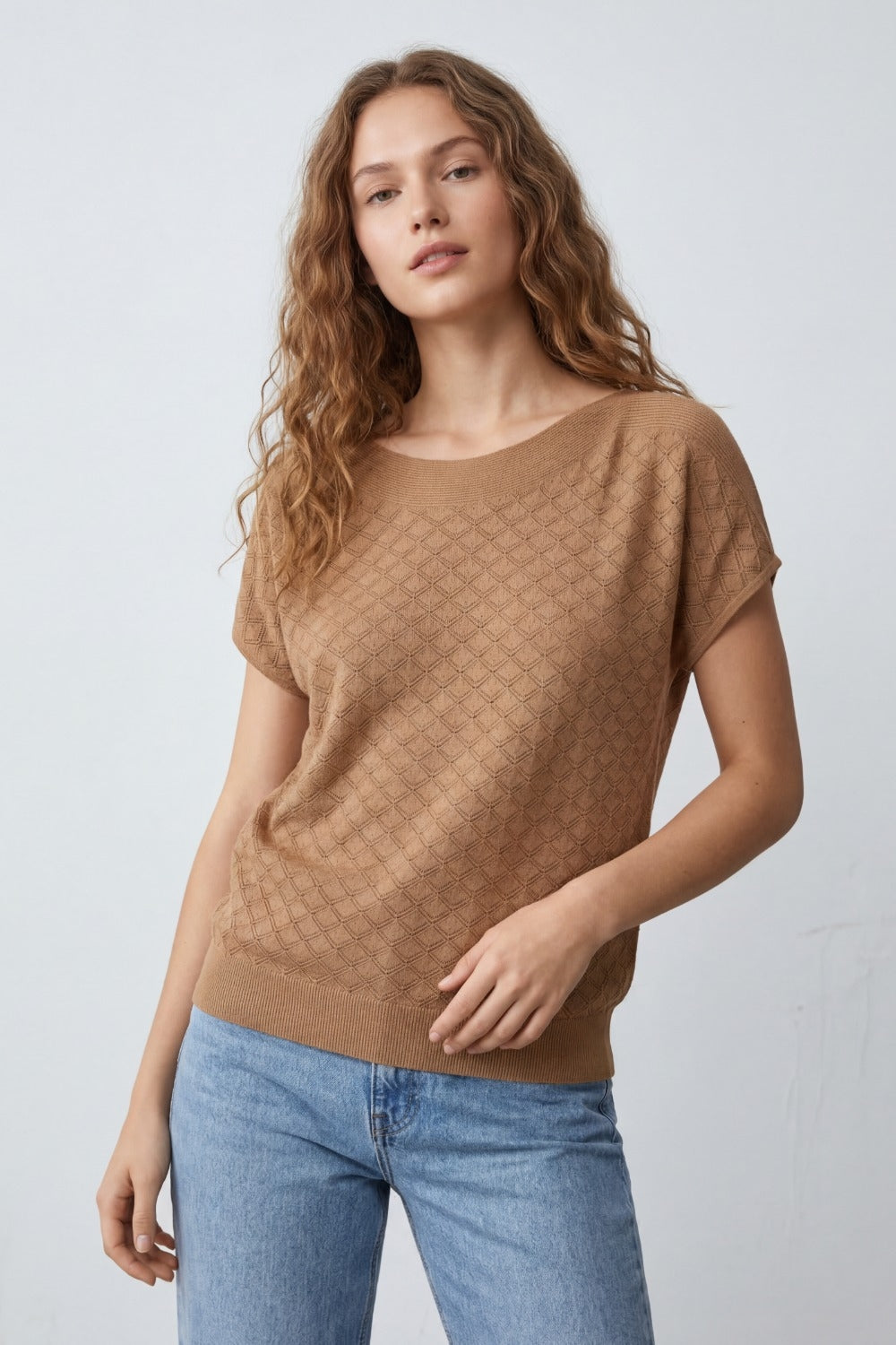 Pull à manches courtes en maille camel avec motif texturé