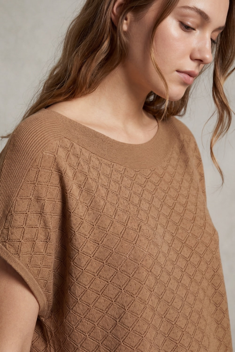 Pull à manches courtes en maille camel avec motif texturé