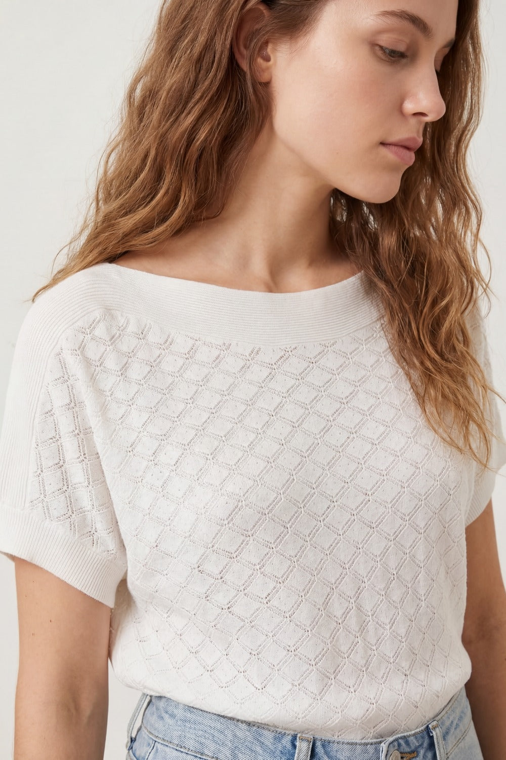 Pull en tricot texturé blanc à motif de diamants