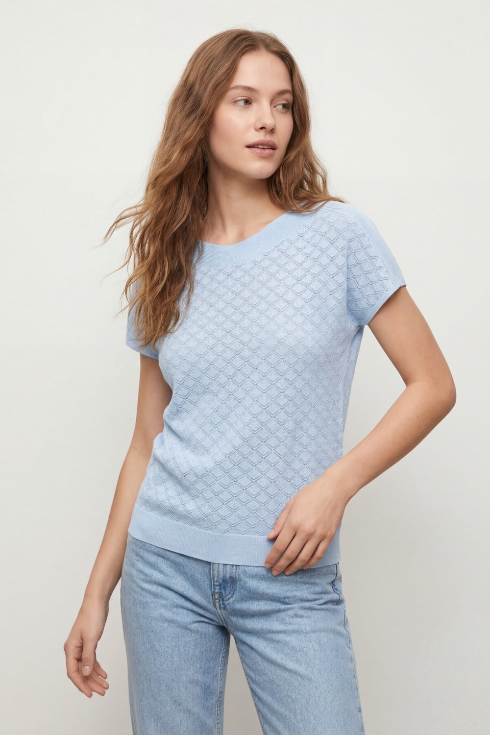 pull en maille texturée à manches courtes en bleu clair