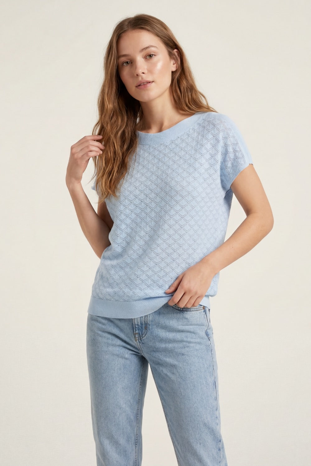 pull en maille texturée à manches courtes en bleu clair