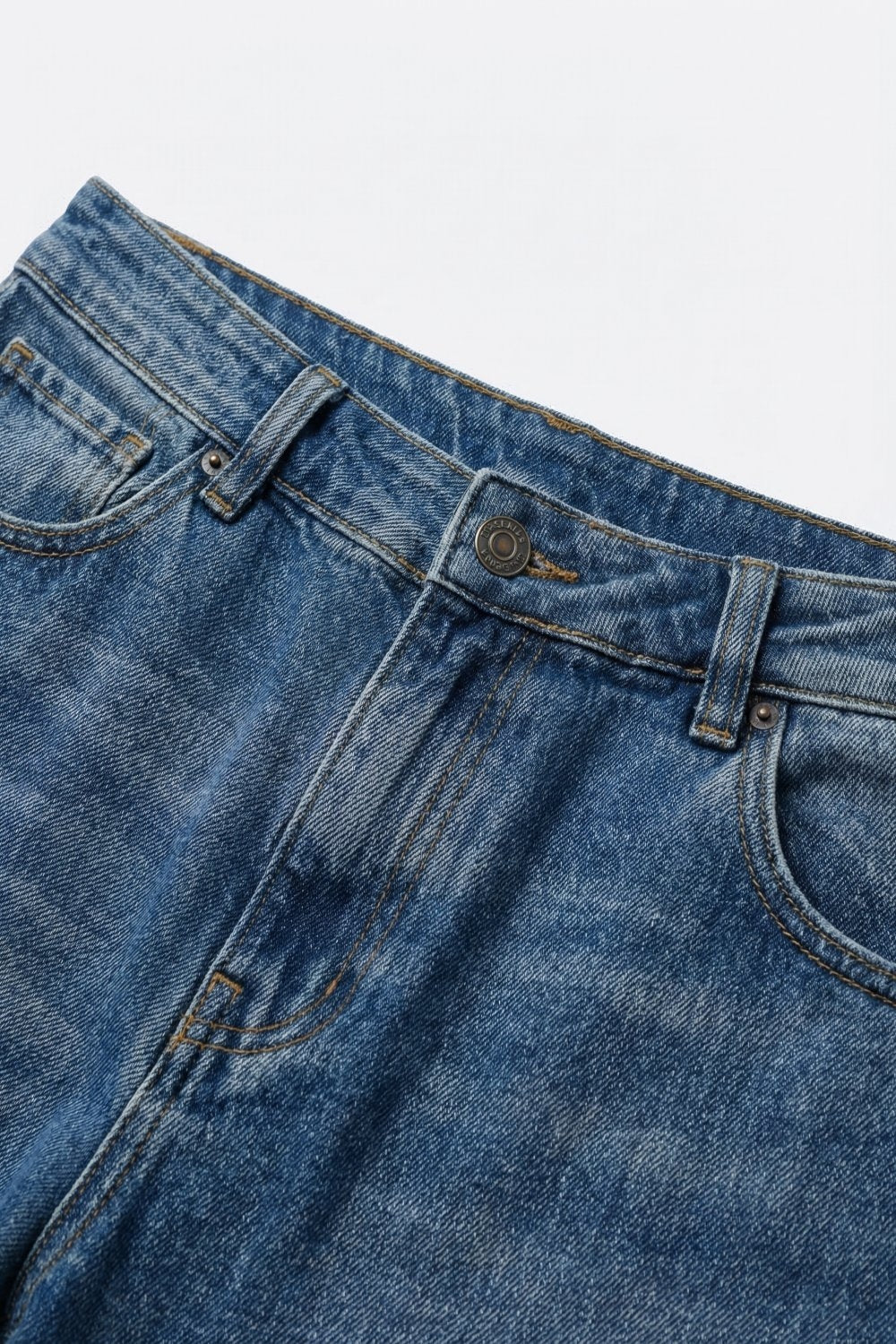 Jean à Jambes Barrel Délavage Clair avec Détail de Couture au Genou