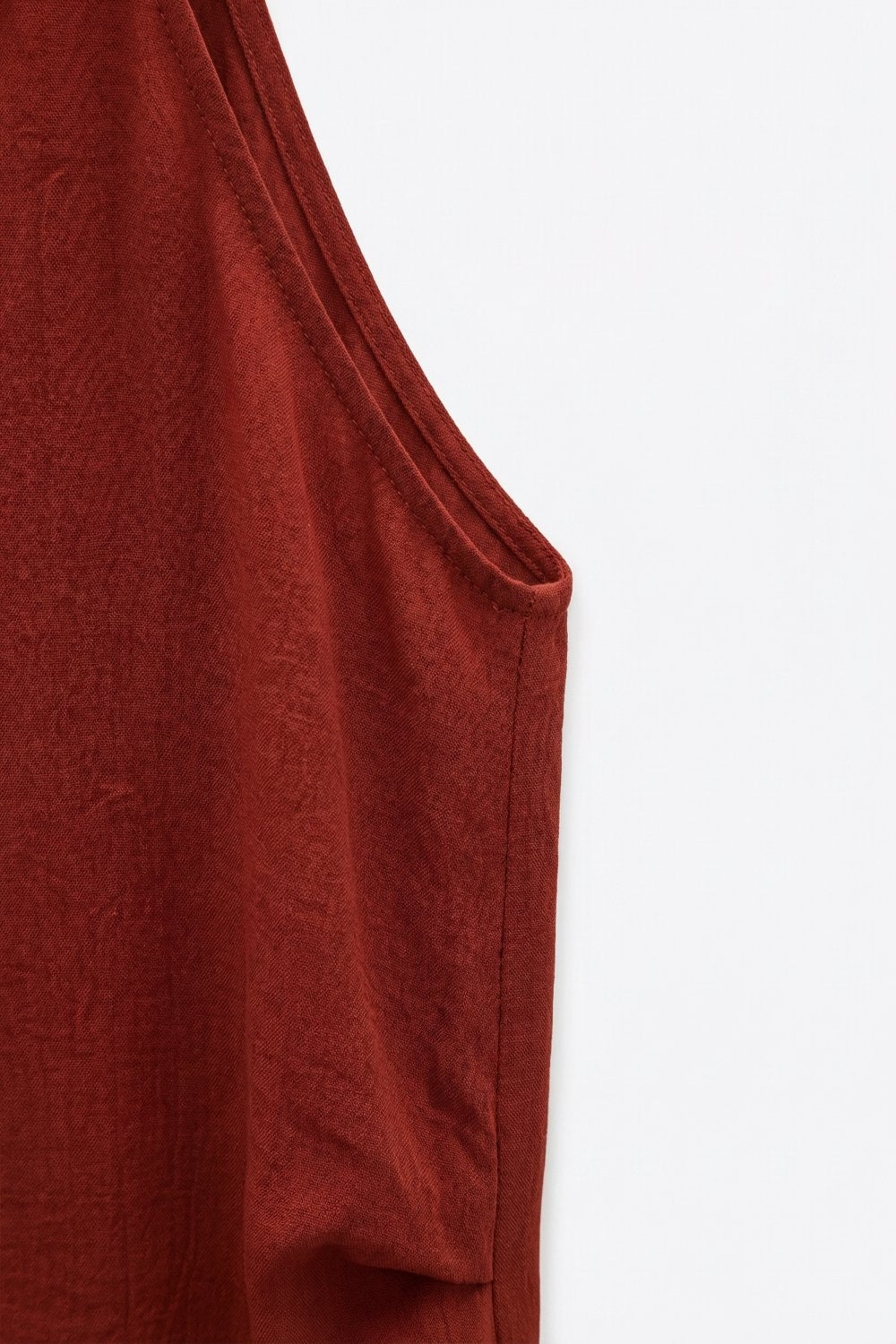 Top sans manches à col licou texturé en terracotta