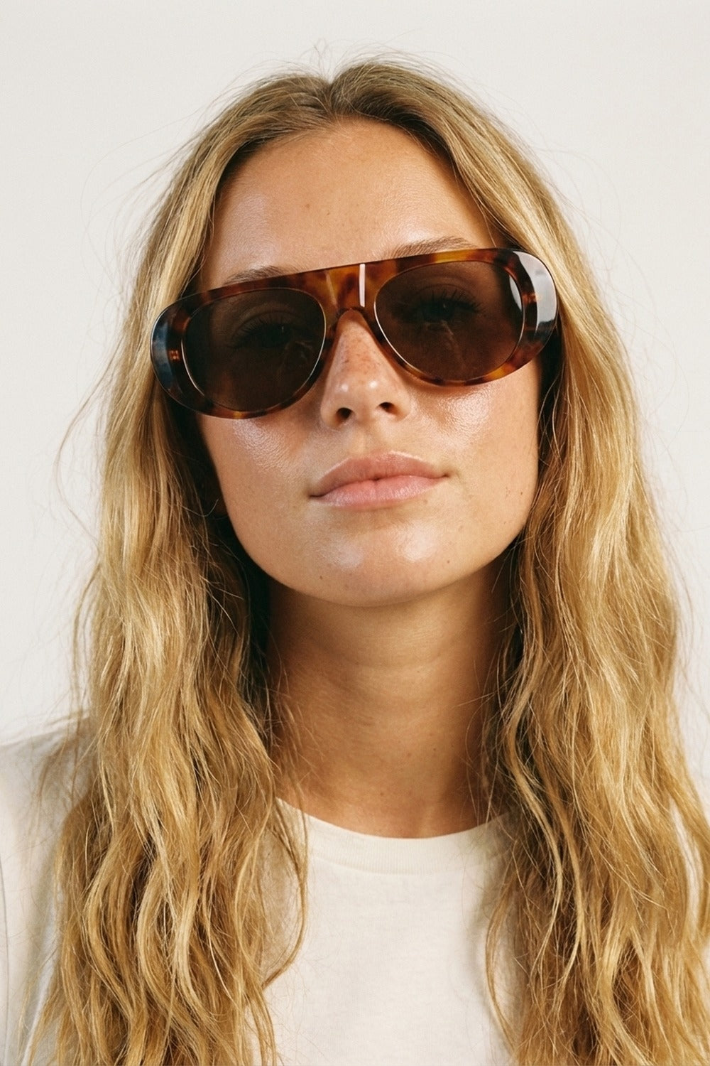 Lunettes de soleil pour femmes à monture surdimensionnée marron tortue