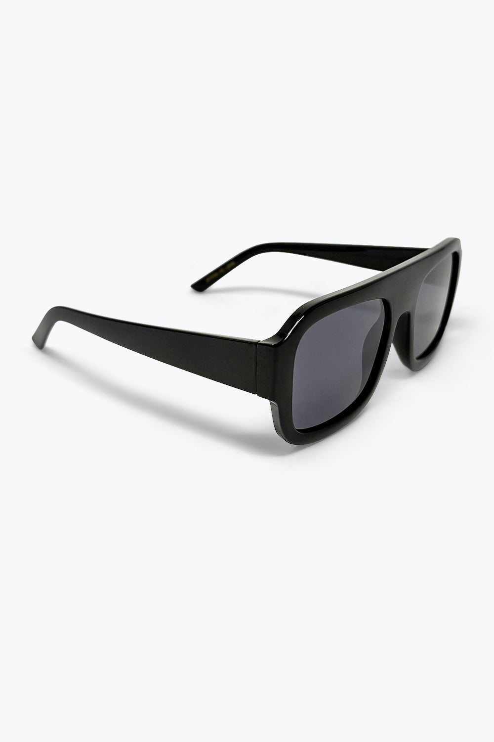 Lunettes de soleil rectangulaires noires surdimensionnées avec verres foncés