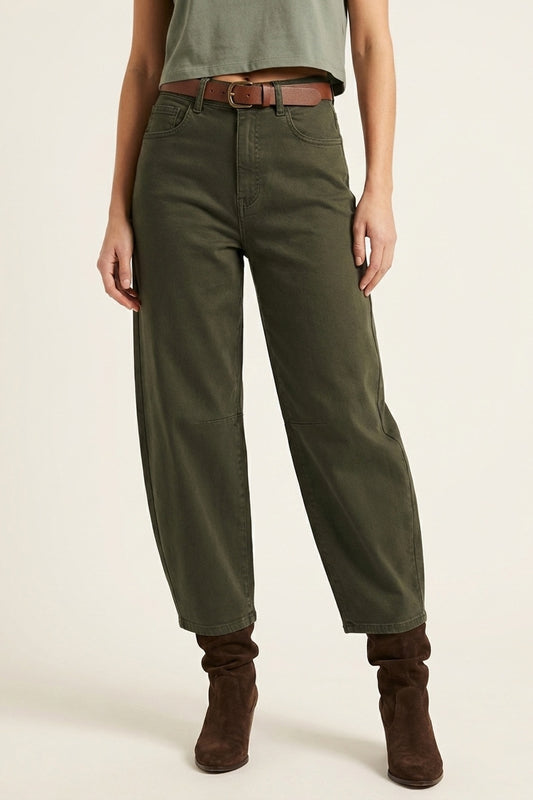 Jean extensible confortable avec jambe en tonneau en vert foncé