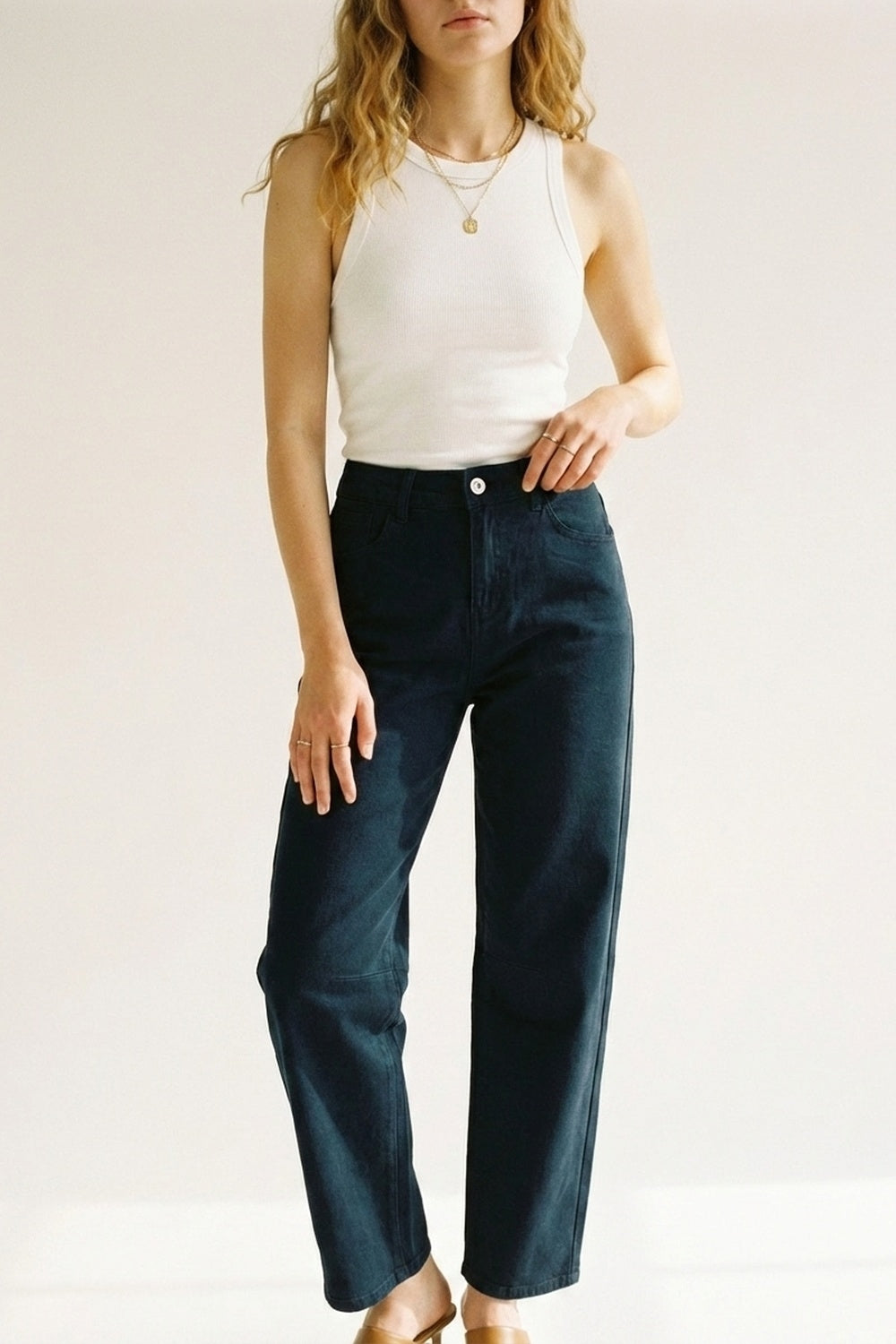 Jean stretch confortable avec jambe droite en bleu marine