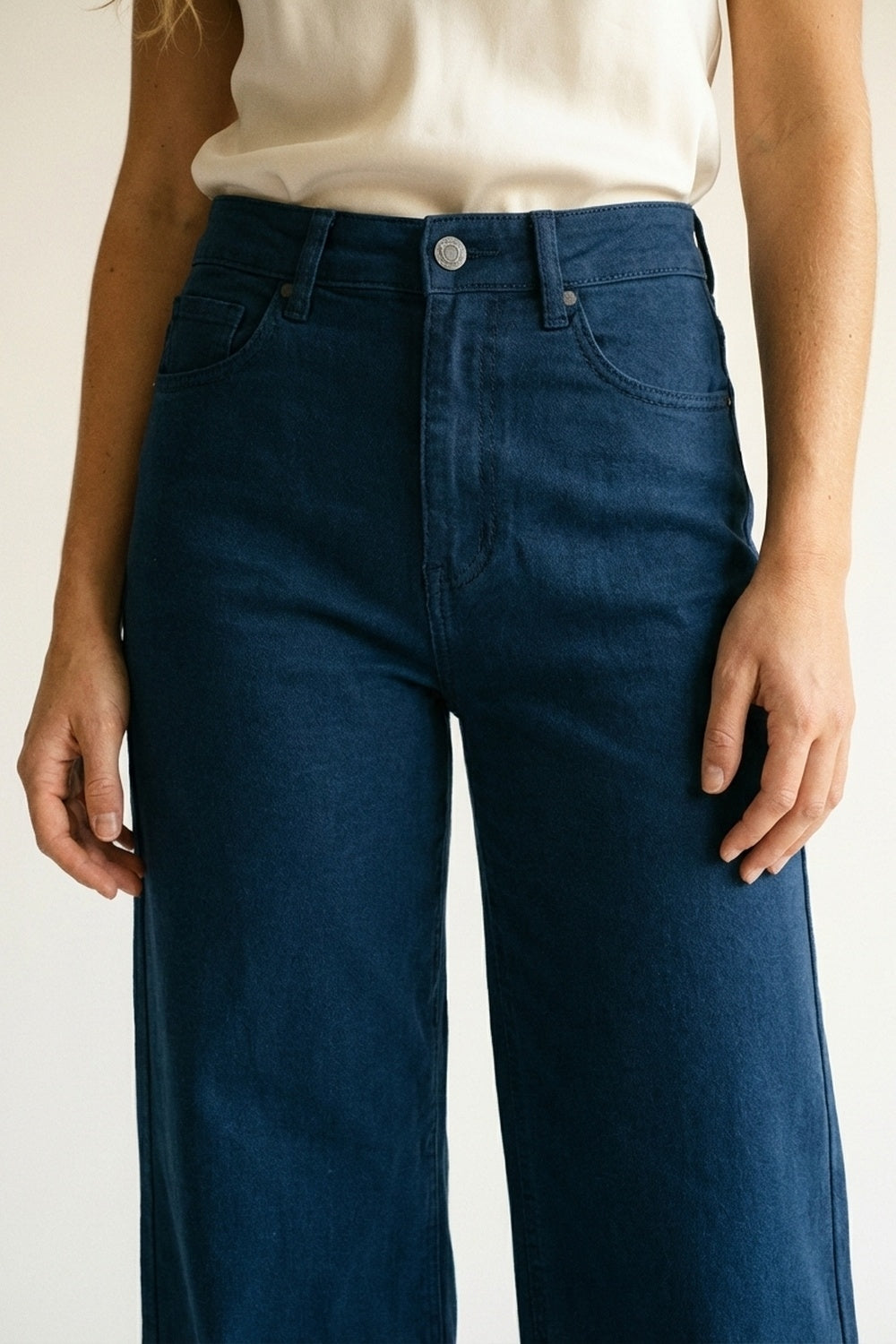 Pantalon droit bleu foncé à jambe large