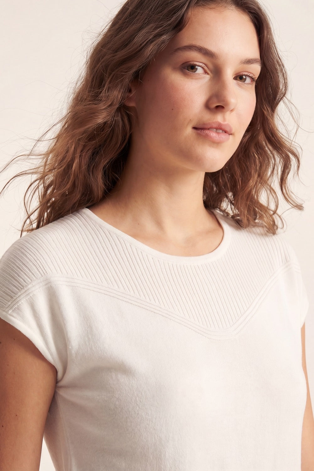 pull à manches courtes en tricot blanc avec détail texturé