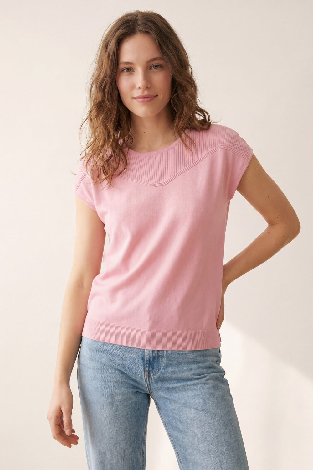Pull Rose à Manches Courtes en Maille avec Détail Côtelé