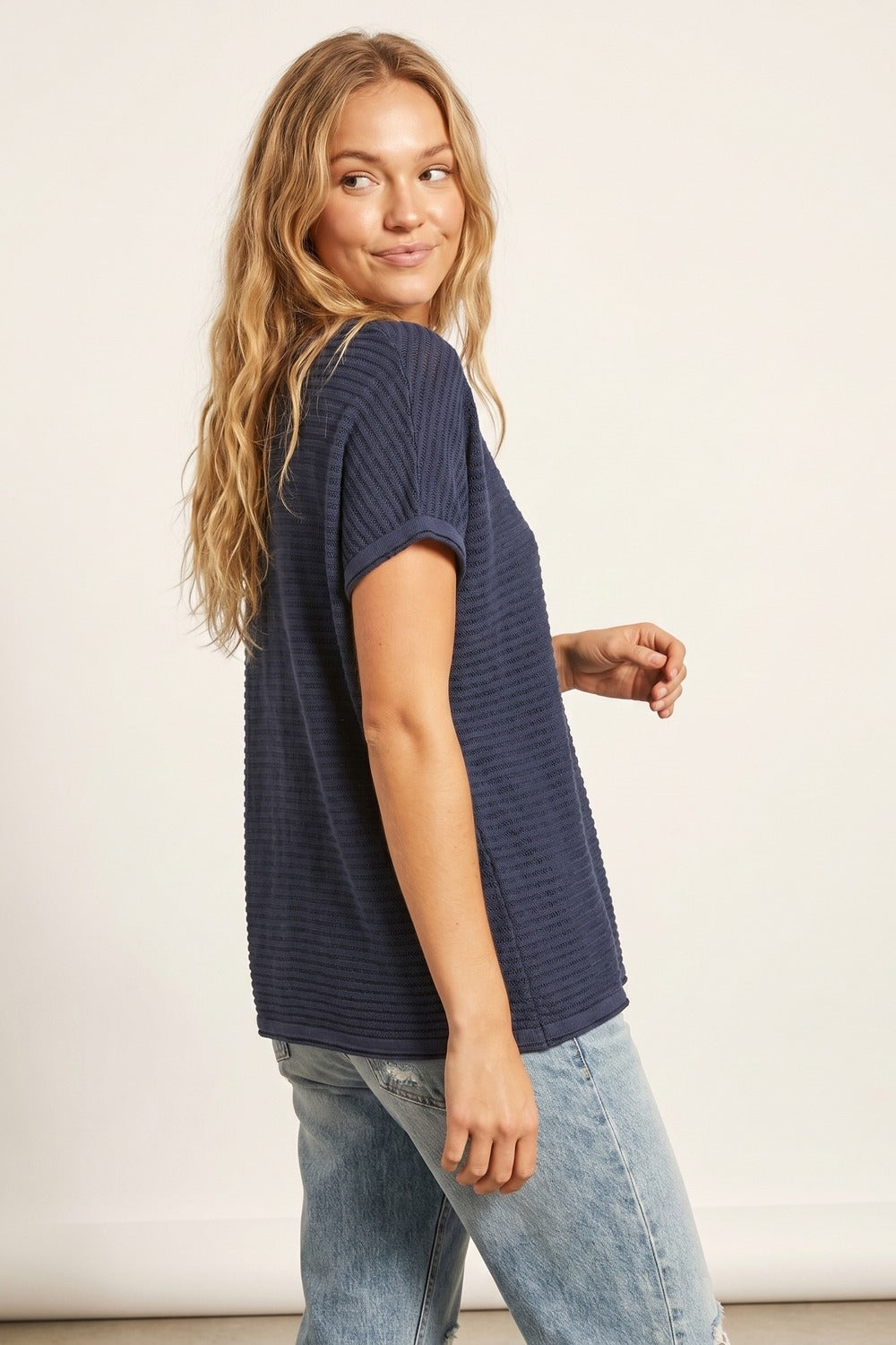 Pull marine texturée à manches courtes et coupe décontractée