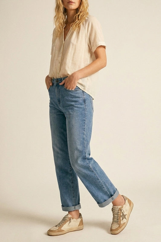 Jeans en denim bleu classique à jambes droites avec taille mi-haute