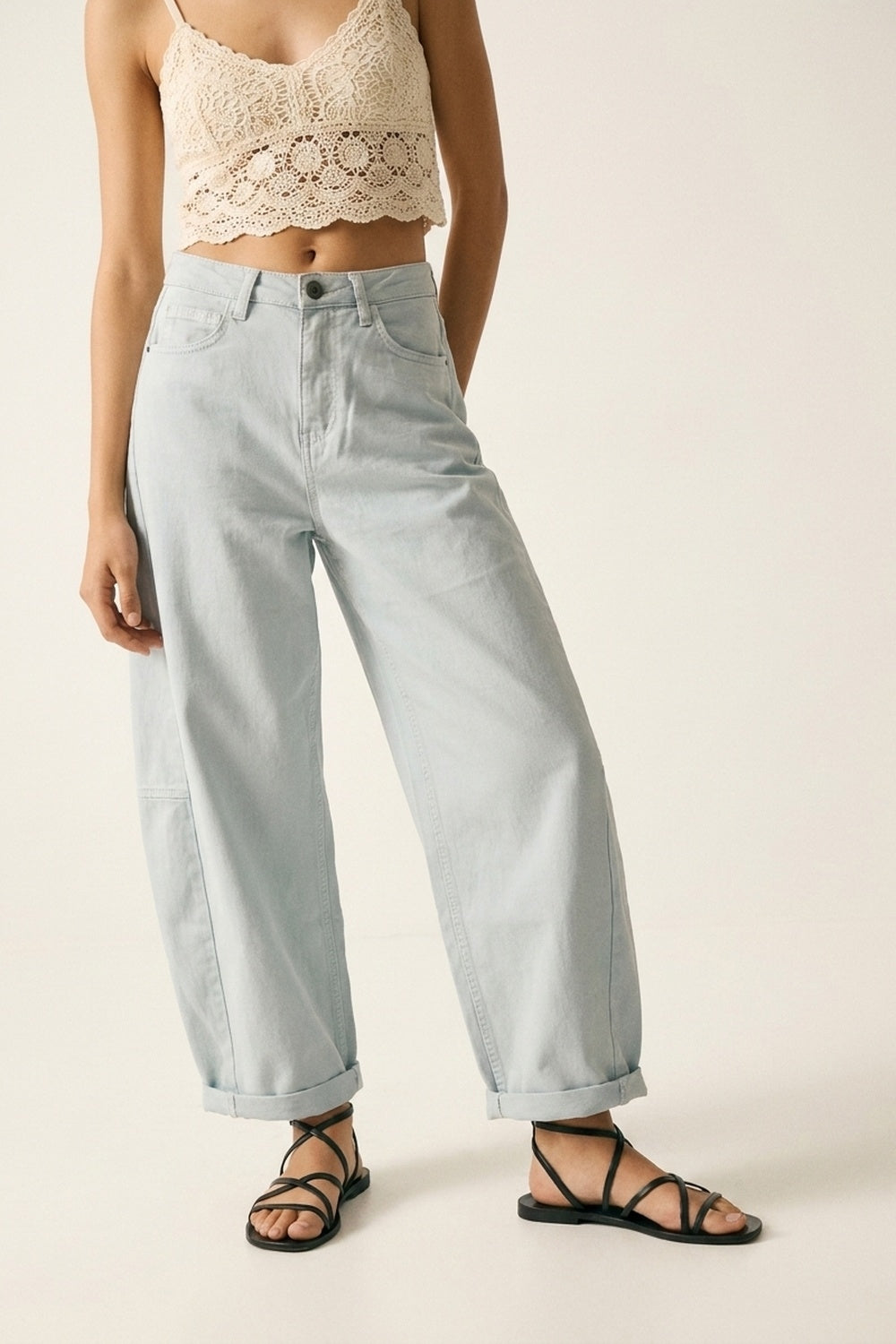 Pantalon large bleu clair en coton léger style baril