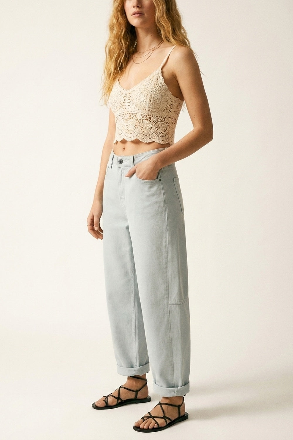Pantalon large bleu clair en coton léger style baril