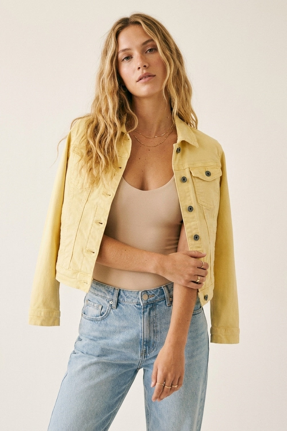 Veste en Jean Jaune Beurre avec Boutons sur le Devant