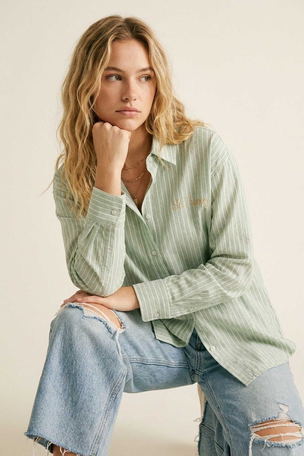 Chemise à rayures vert clair avec logo brodé St. Tropez