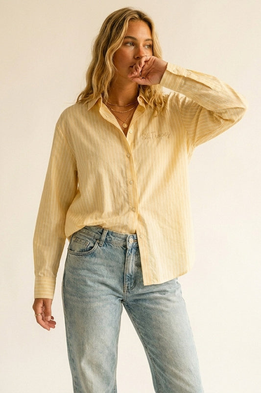 Chemise à rayures jaunes avec broderie St. Tropez