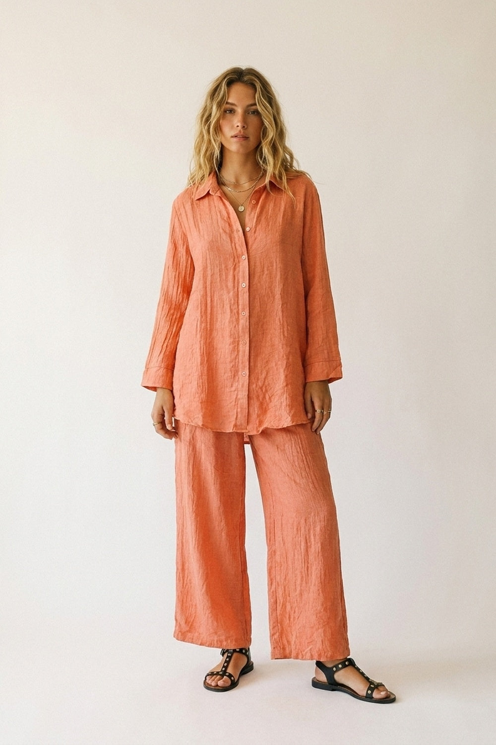 Chemise tunique corail à boutons avec tissu froissé transparent