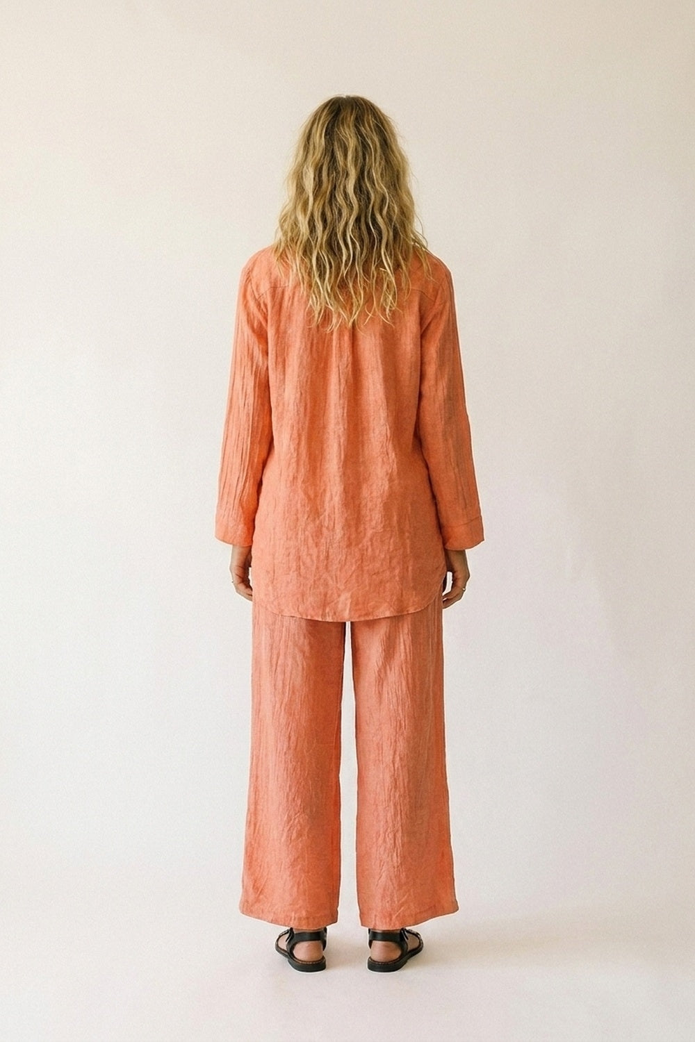Chemise tunique corail à boutons avec tissu froissé transparent