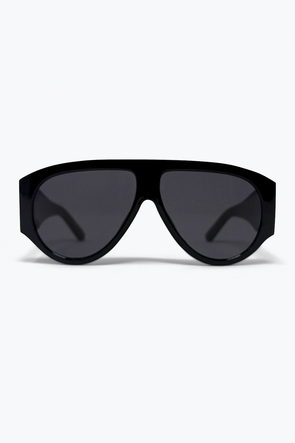 Lunettes de soleil surdimensionnées noires avec verres foncés