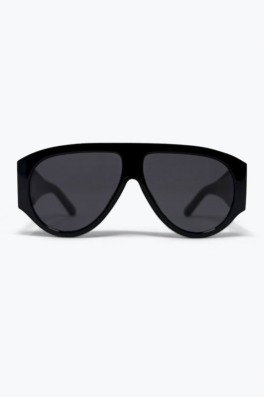 Lunettes de soleil surdimensionnées noires avec verres foncés