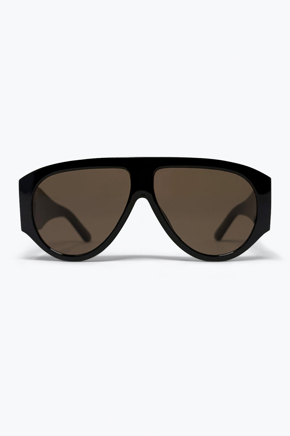 Lunettes de soleil à visière noire avec verres marron