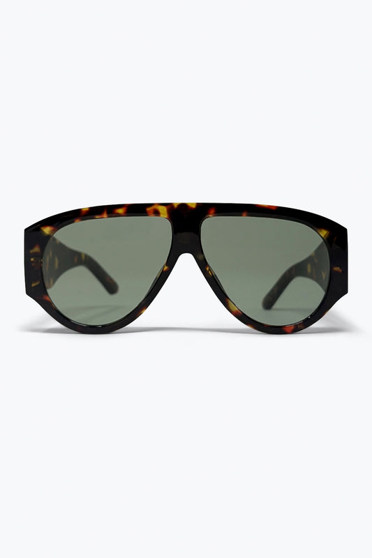 Lunettes de soleil surdimensionnées type bouclier avec monture écaille de tortue et verres verts
