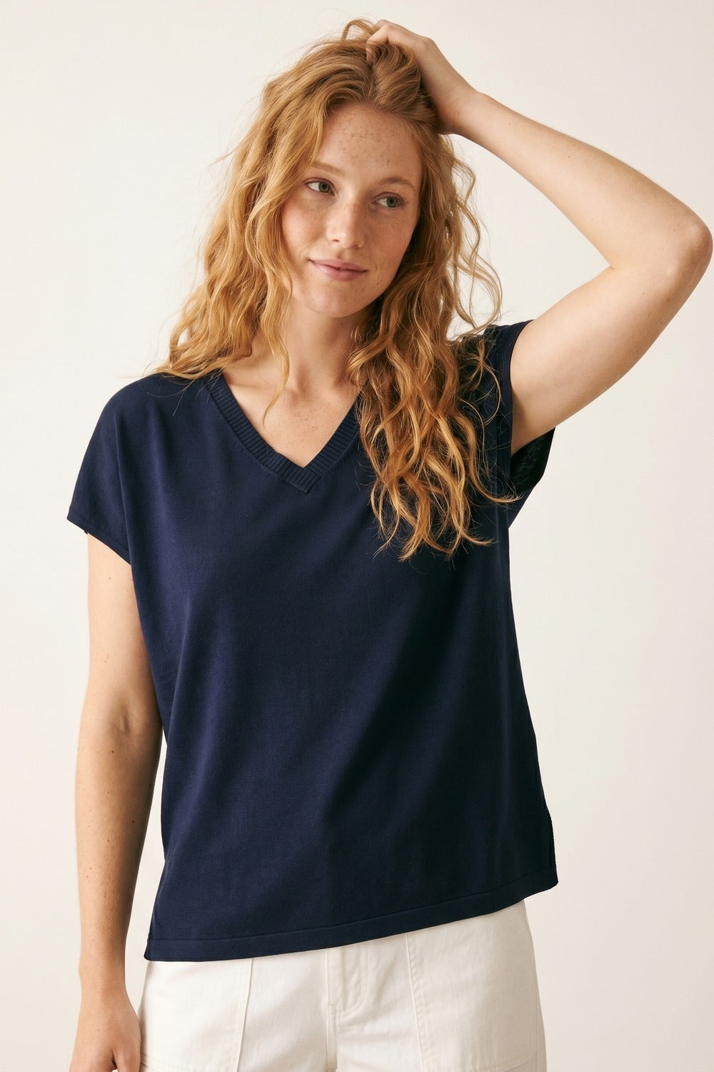 Pull en maille à col en V et à manches courtes marine