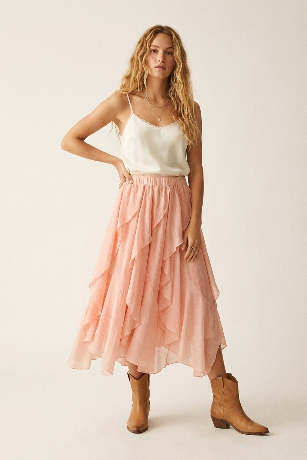 Jupe midi asymétrique à volants en tissu léger rose
