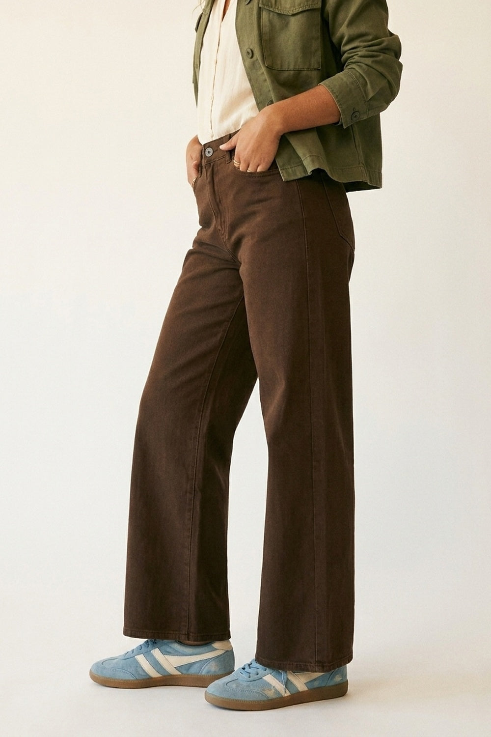 Pantalon large marron en sergé léger
