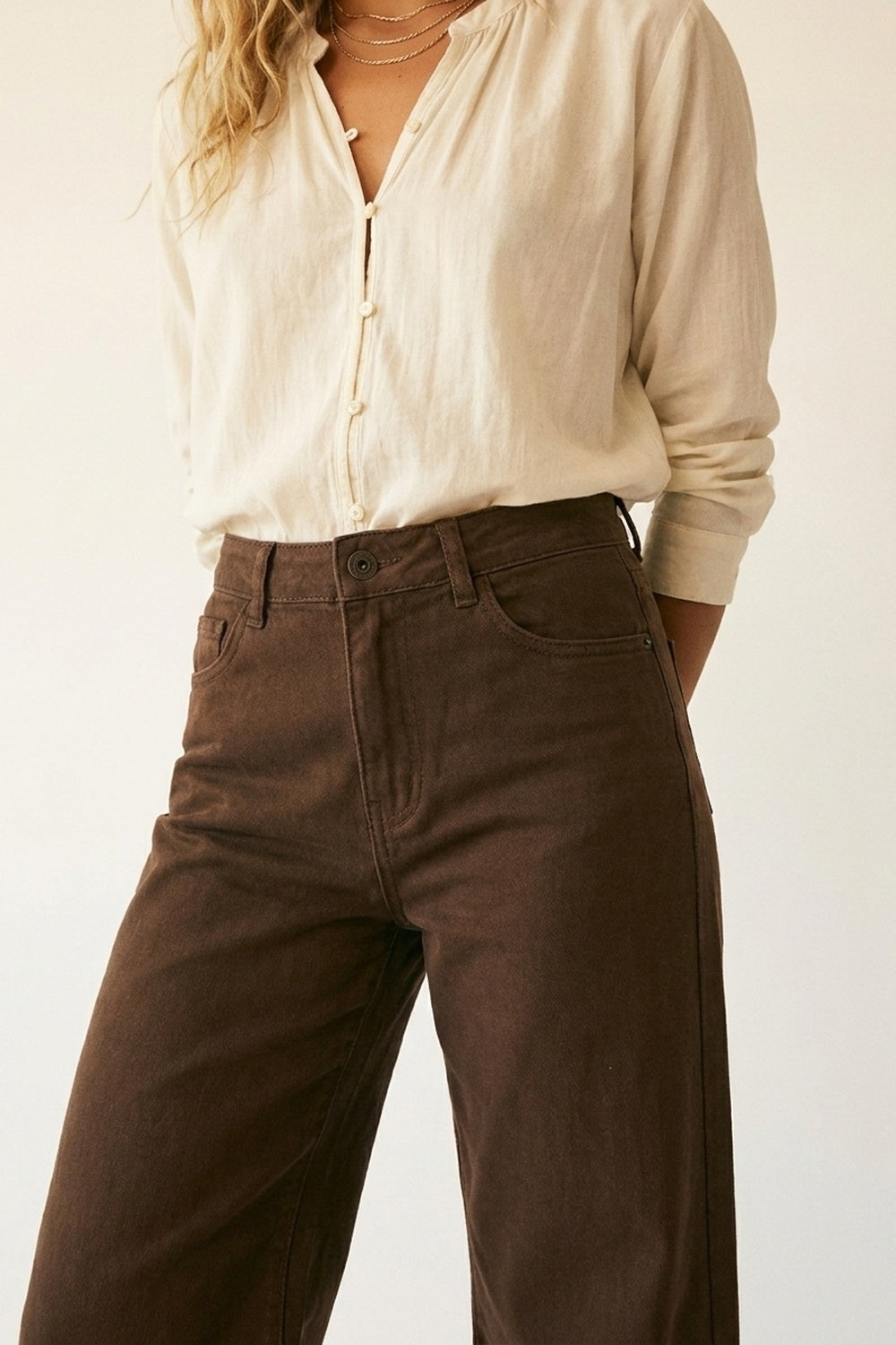 Pantalon large marron en sergé léger