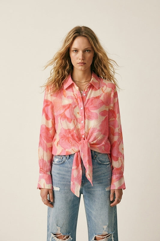 Chemise boutonnée à manches longues à imprimé floral rose