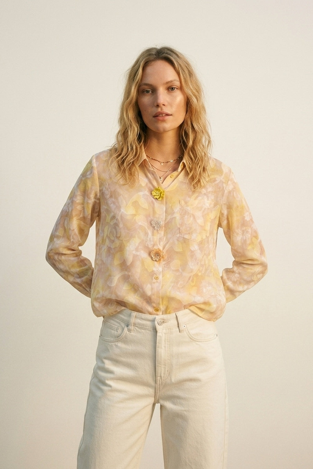 Chemise à manches longues à motif floral avec boutons