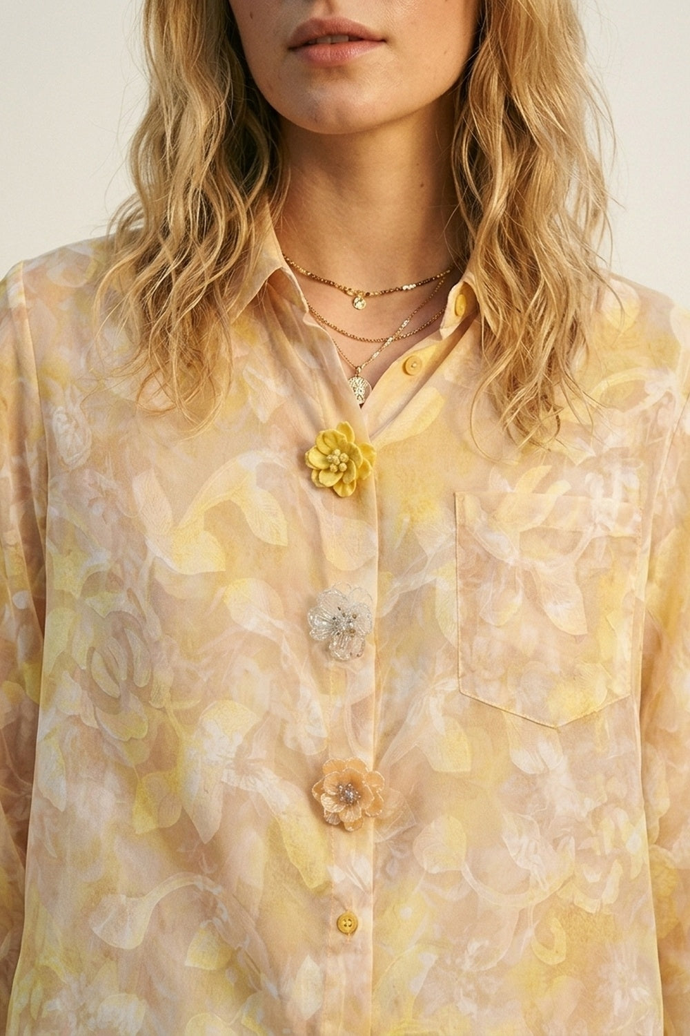 Chemise à manches longues à motif floral avec boutons